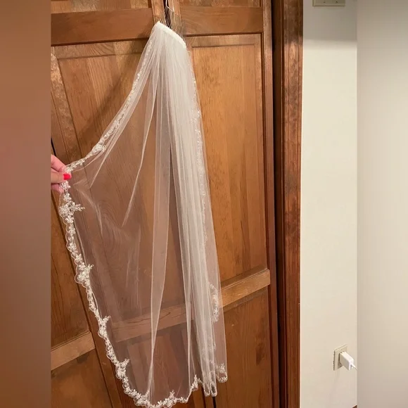 Bijou Bridal | Accessories | Bijou Bridal Veil | Poshmark display picture 1